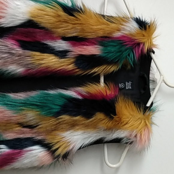 Girls multicolor fur vest, size 10, black knit on bottom, one clasp closure - Picture 2 of 8